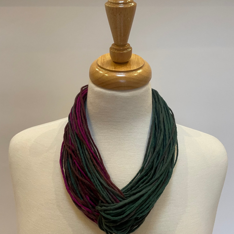 Woollen necklace heather and green colours