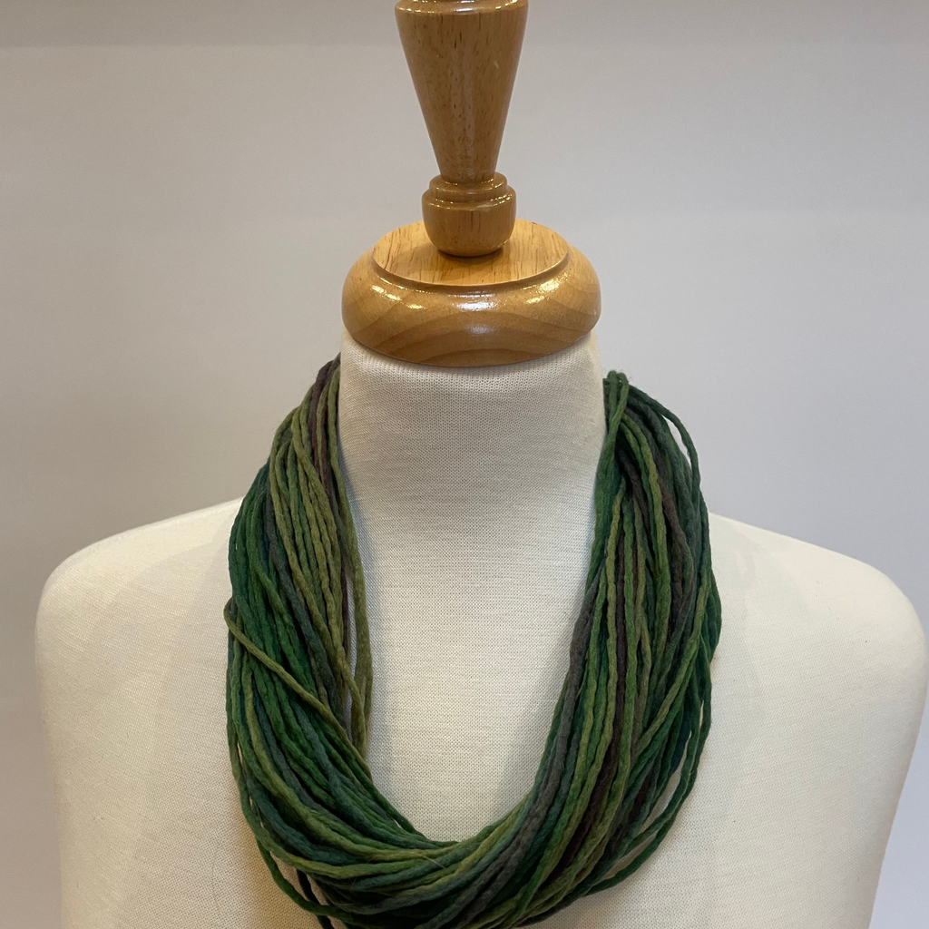 Green woollen necklace