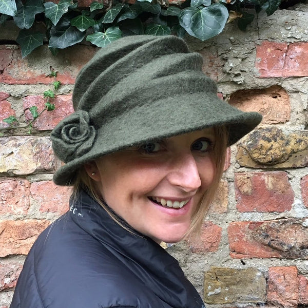 Felted hat - moss green