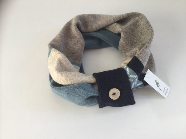 Lambswool Azure Magpie Snood