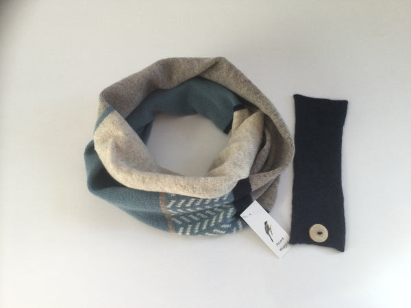 Lambswool Azure Magpie Snood