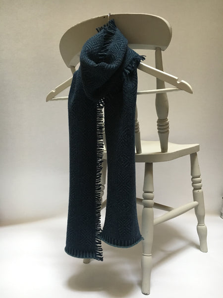 Fringed scarf indigo