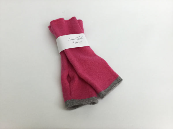 100% lambswool Camelia Rose Beret